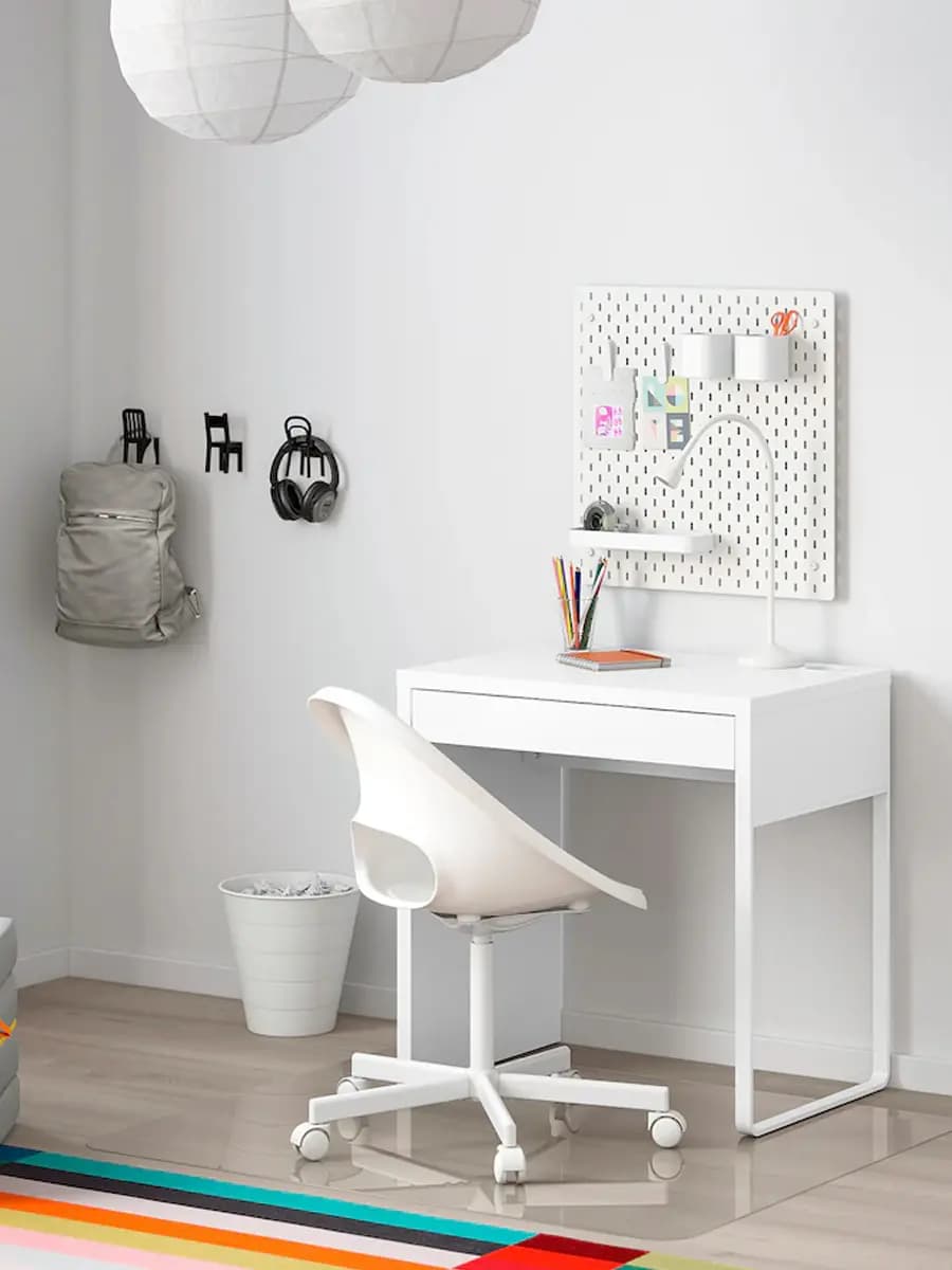 Письменный стол IKEA MICKE белый, 73х50 см