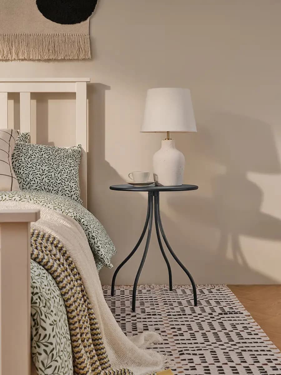 Столик приставной IKEA TÅNEBRO светлый черный, 46 см