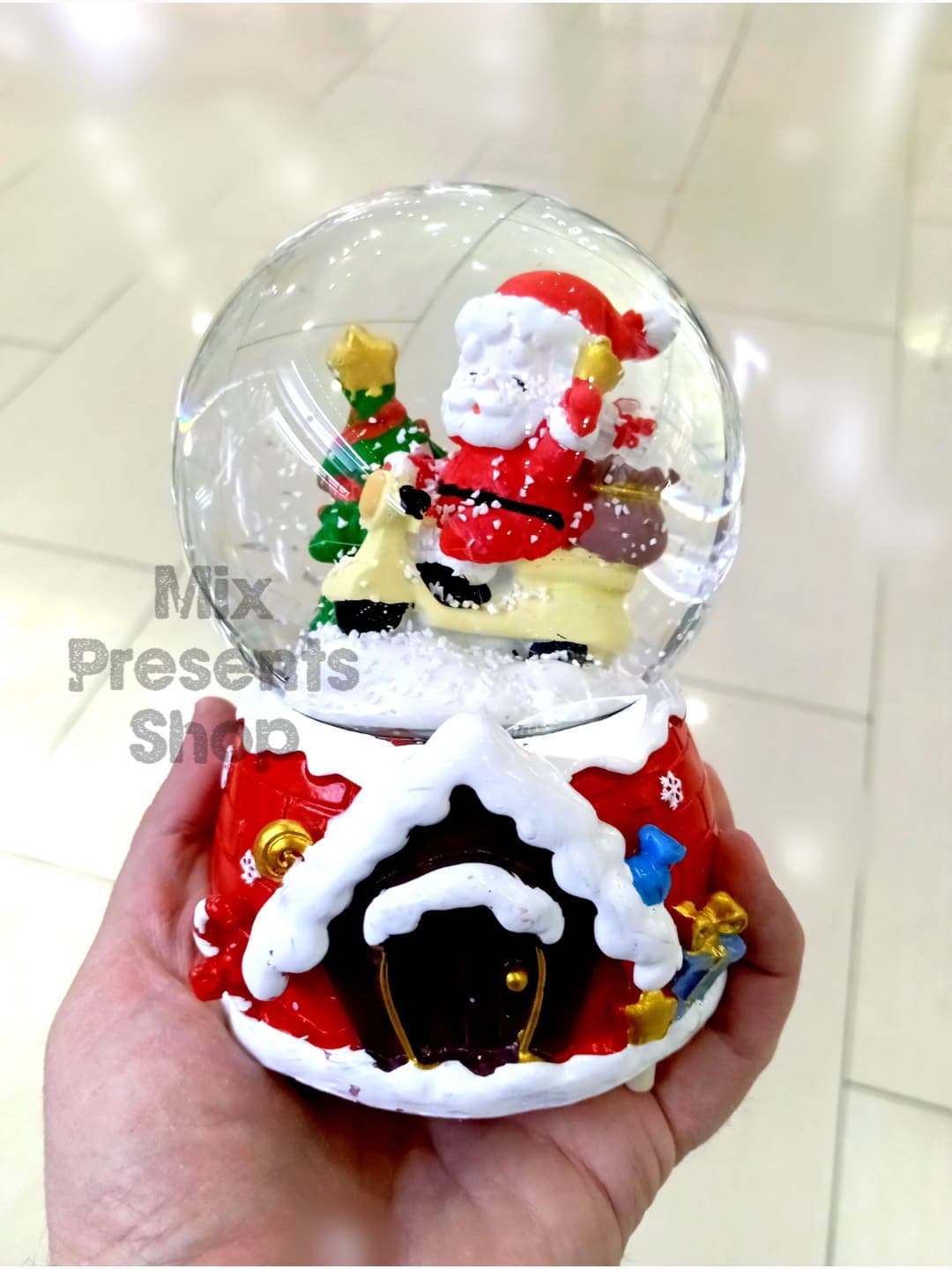 Снежный шар новогодний "Merry Christmas" с музыкой и подсветкой (электронный)